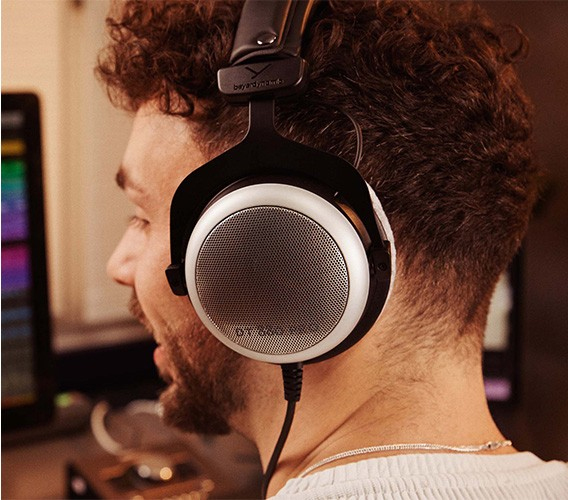 beyerdynamic dt 880 pro cam giac deo thoai mai