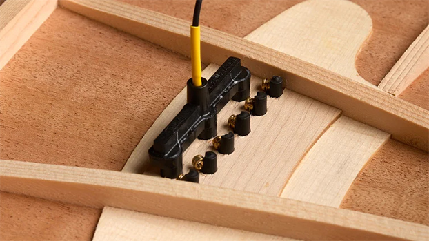 pickup es2 chinh hang tren dan guitar taylor gs mini e koa plus