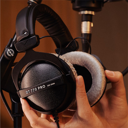 thiet ke closed back tren tai nghe kiem am beyerdynamic dt 770 pro