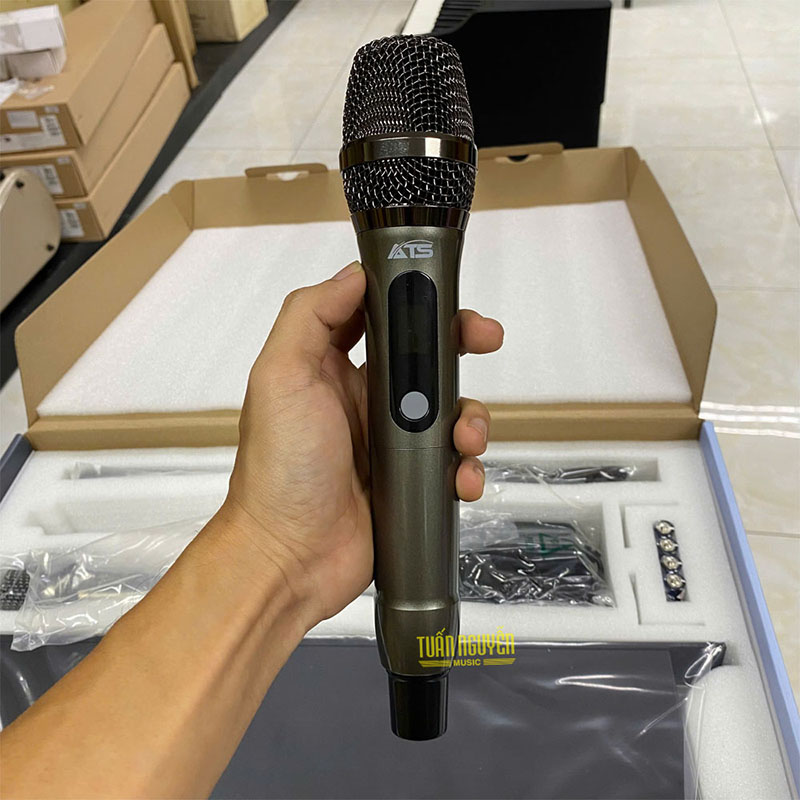 micro ats ws 211 anh thuc te tay micro