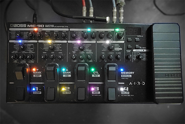 giao dien pedal multi effects boss me 90 de su dung