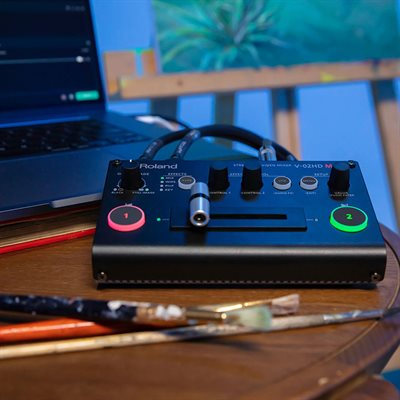 roland v 02hd mkii thiet ke nho gon
