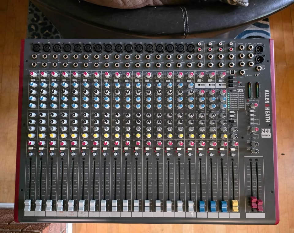 zed 22fx mixer cho trinh dien