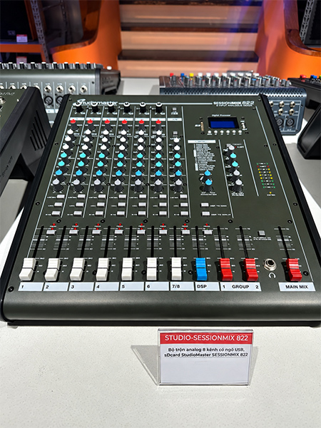 mixer studiomaster sessionmix 822 anh thuc te