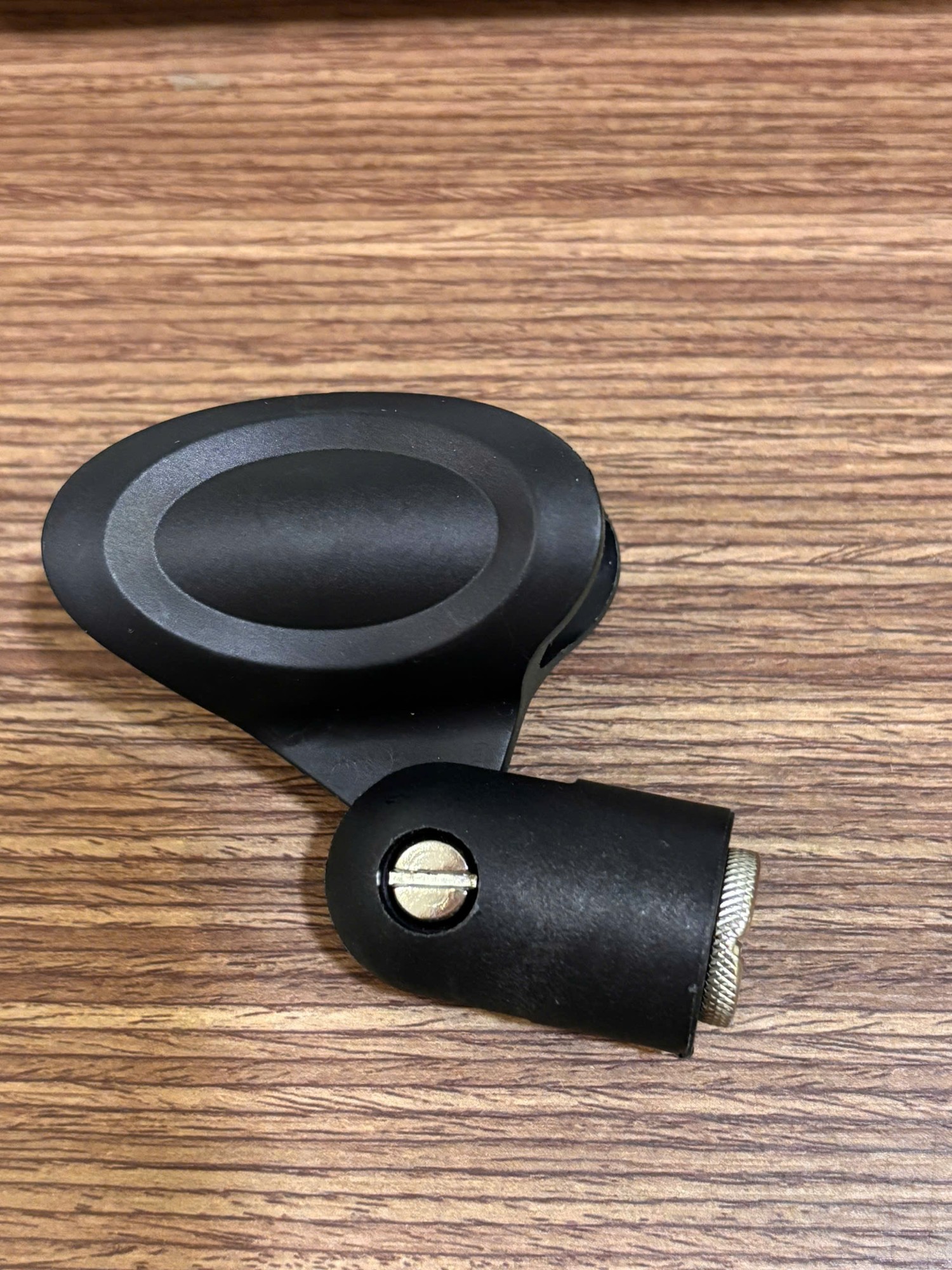 Kẹp microphone support Soundking DE032