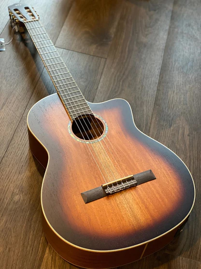 guitar-cordoba-C4CE-6
