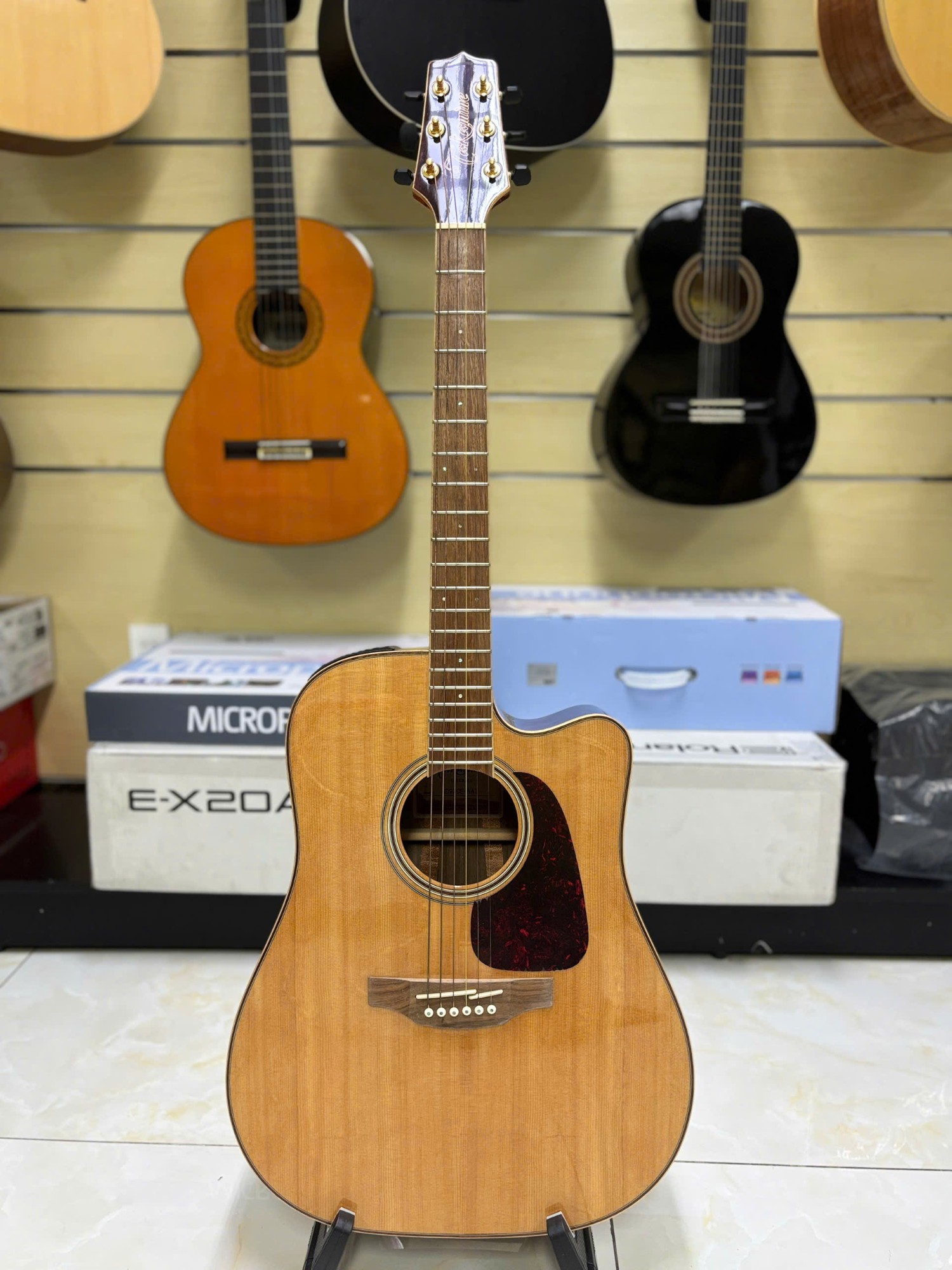 Guitar Takamine GD93CE