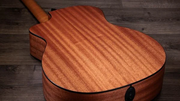 taylor-114ce- c-class -2210243411-gallery-12-2023 grande