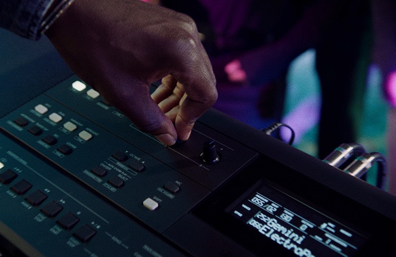 organ-yamaha-psr-e583-9