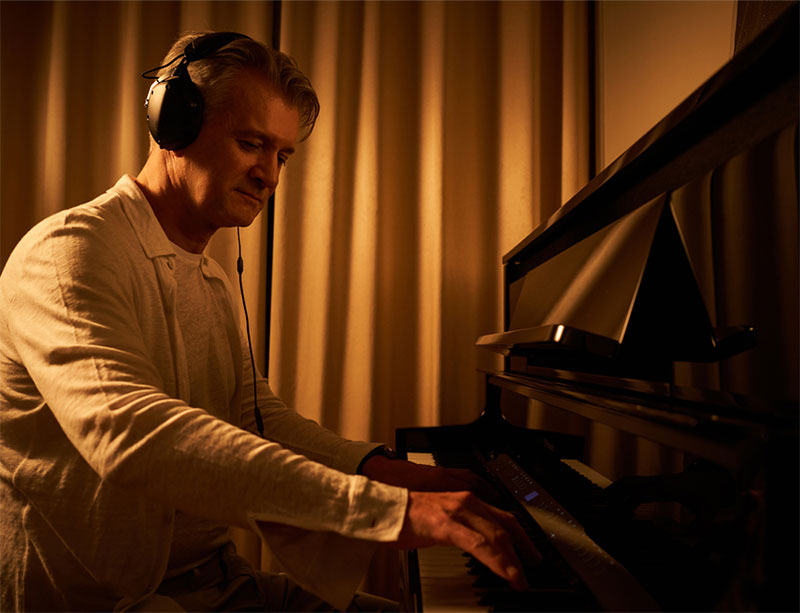 dan piano roland lx-9