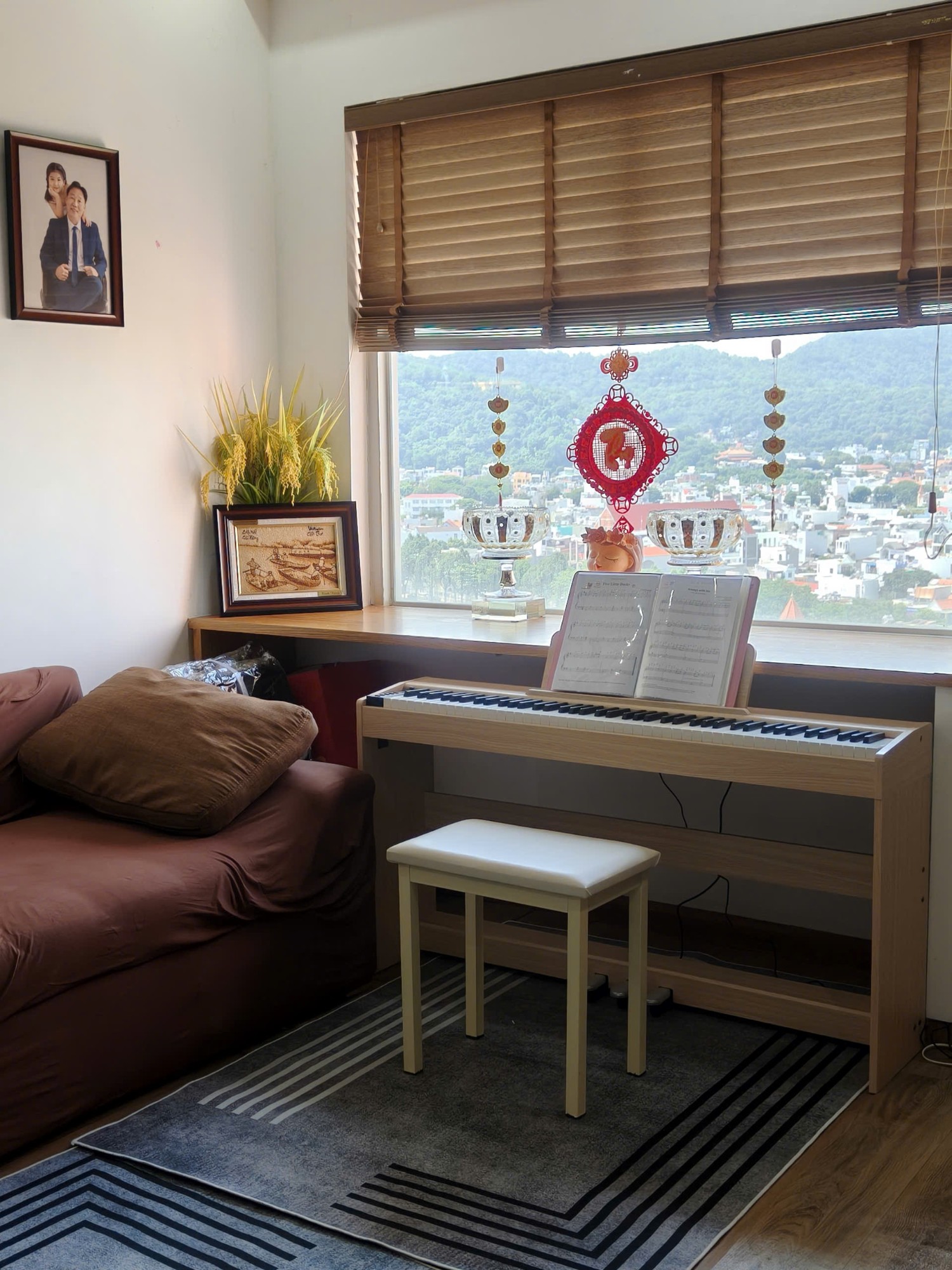 Khach hang piano dien Acutis ADP30 tai vung tau