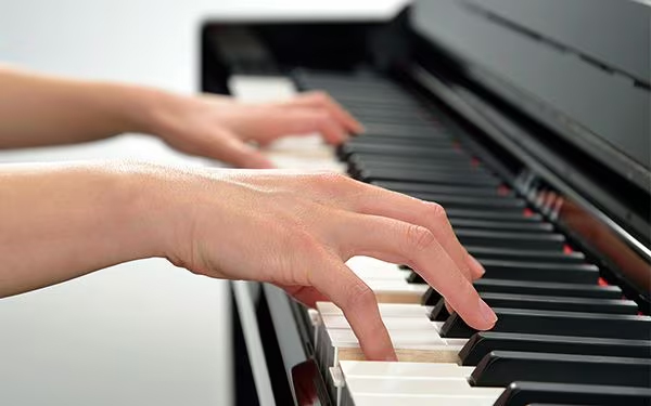 piano-dien-yamaha-clp-725-10