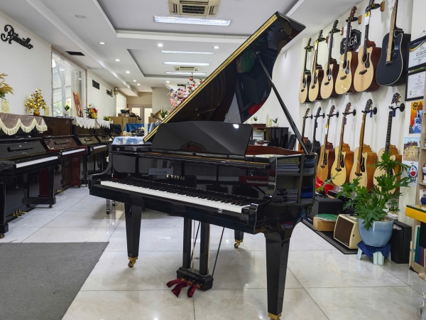 Piano Kawai GM-12