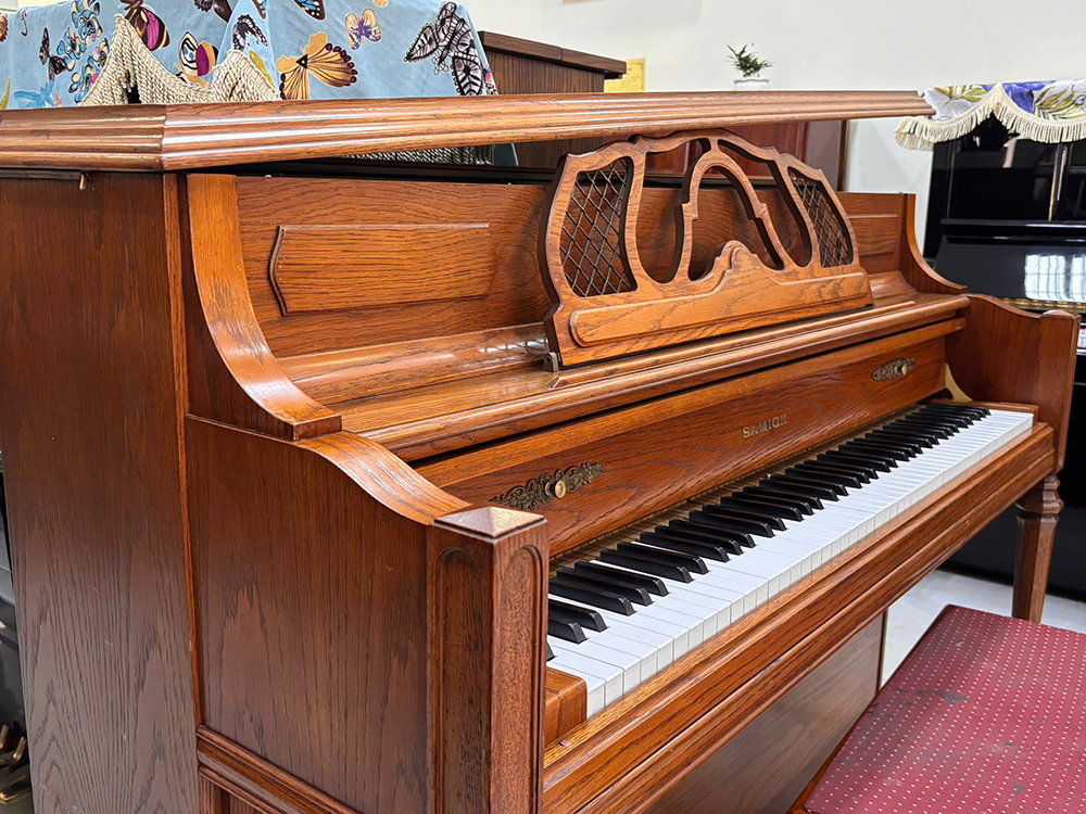 piano-samick-SC502A-ban-phim-1