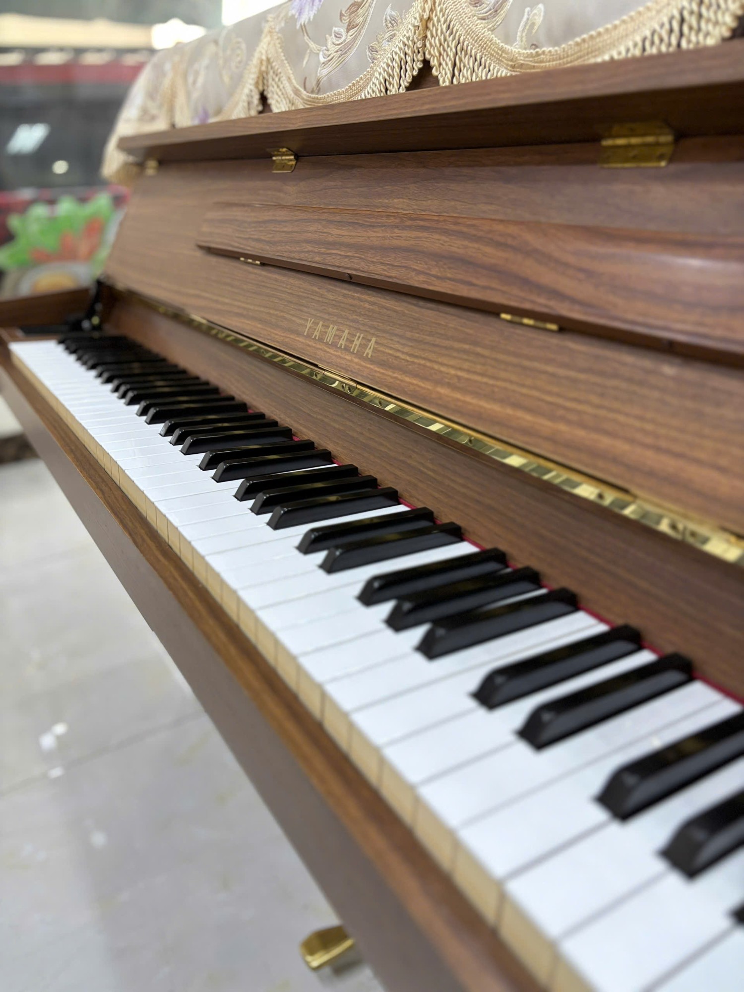 piano-yamaha-LU101-6