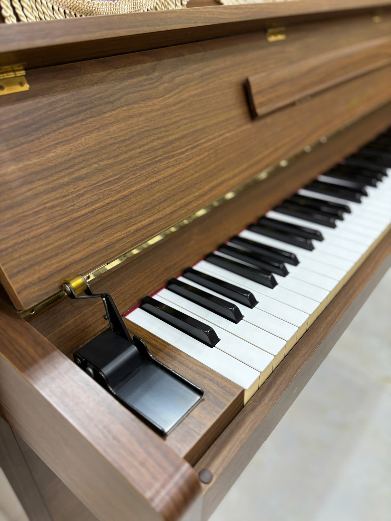 piano-yamaha-LU101-7