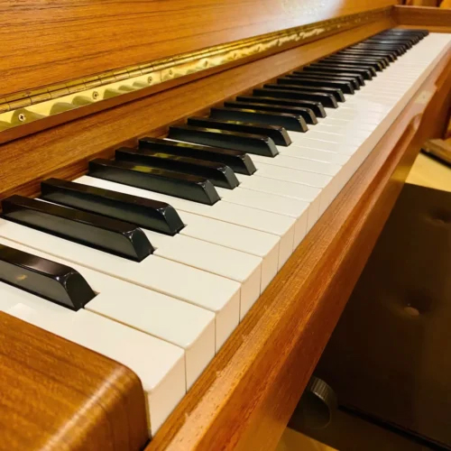 piano-yamaha-u7c-ban-phim
