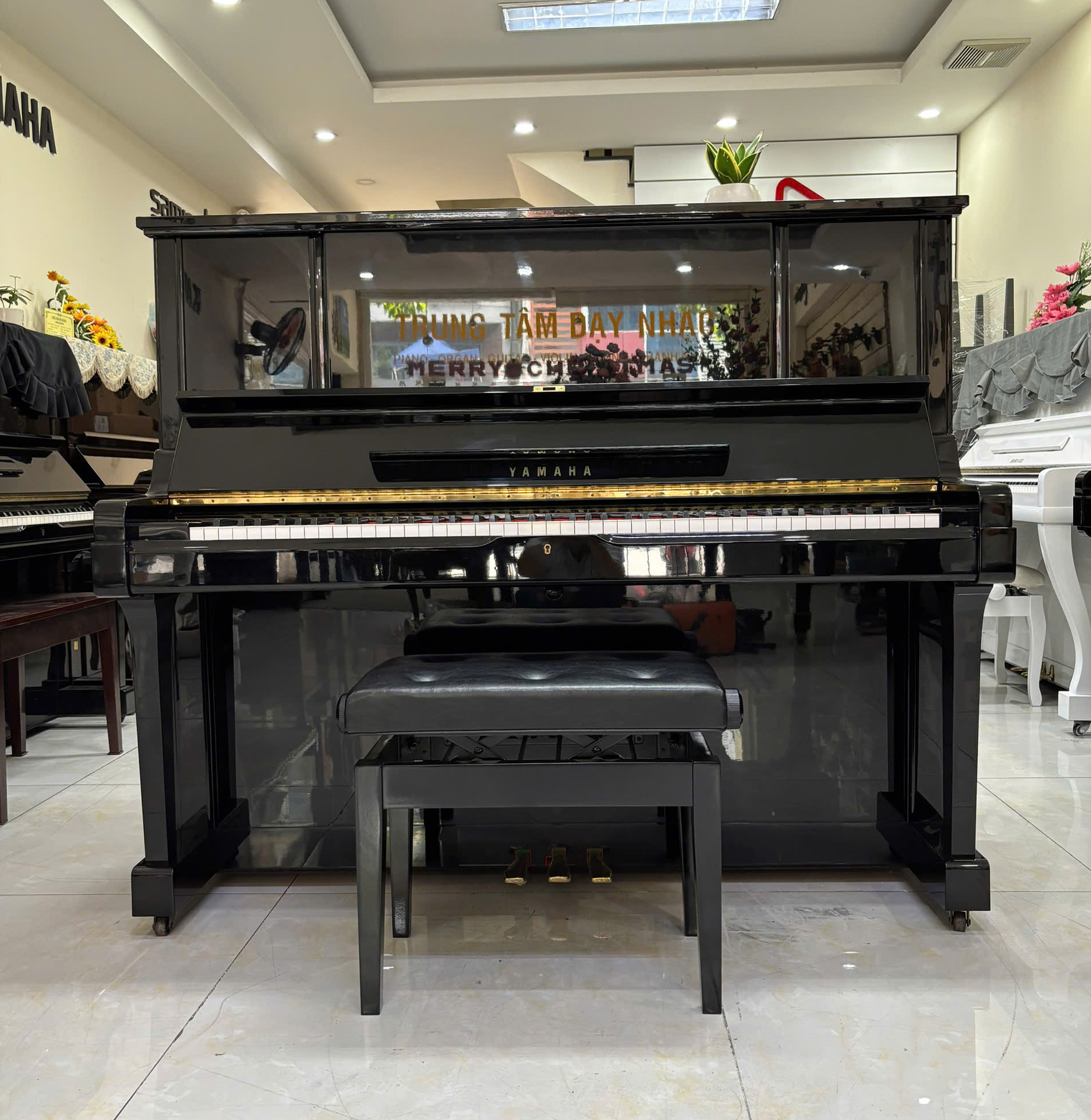 Piano Yamaha UX3