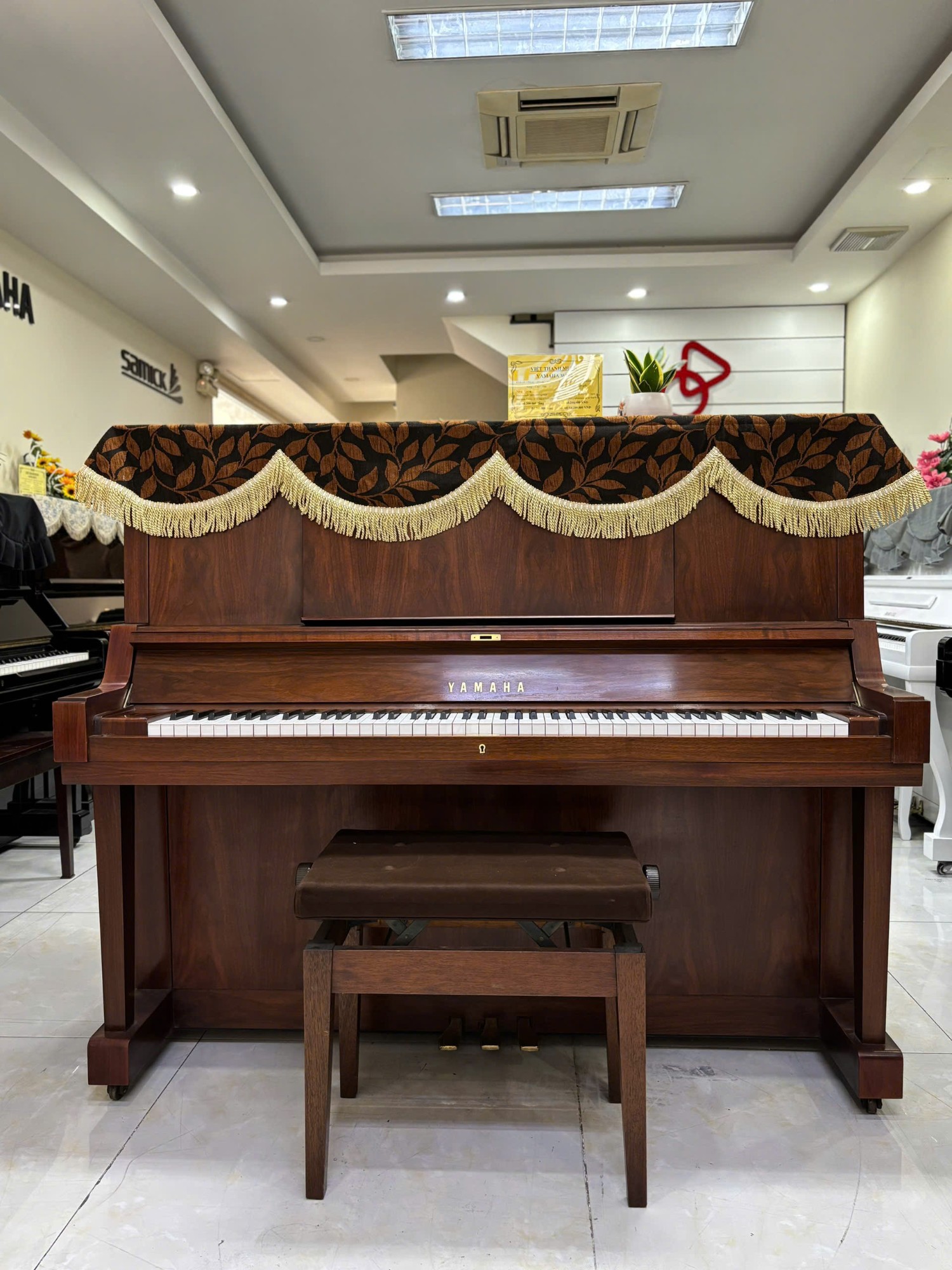 Piano Yamaha W102