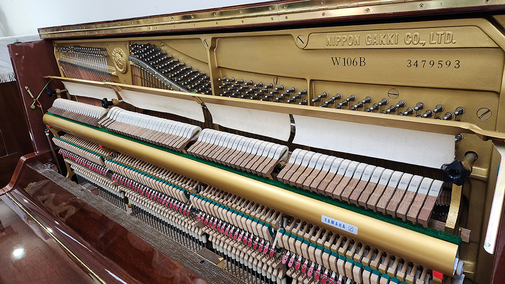 piano-yamaha-w106b-7